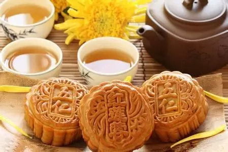 吃1个月饼等于喝掉3勺油?千万别有这样的吃法